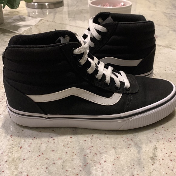 Vans SK8-HI Almost New! - Picture 2 of 8